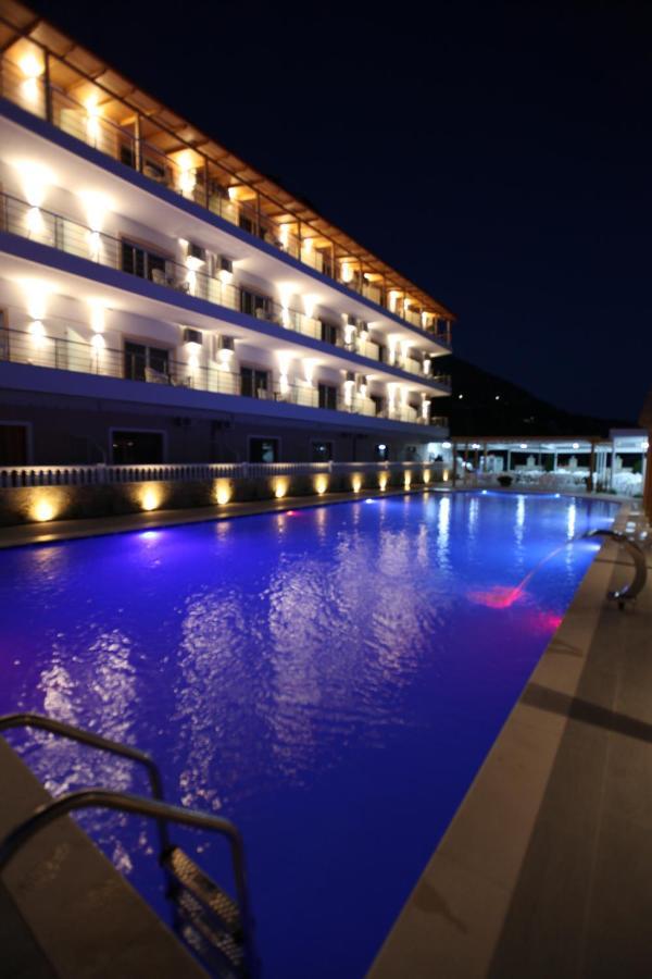 Hotel Riviera Борш Екстер'єр фото