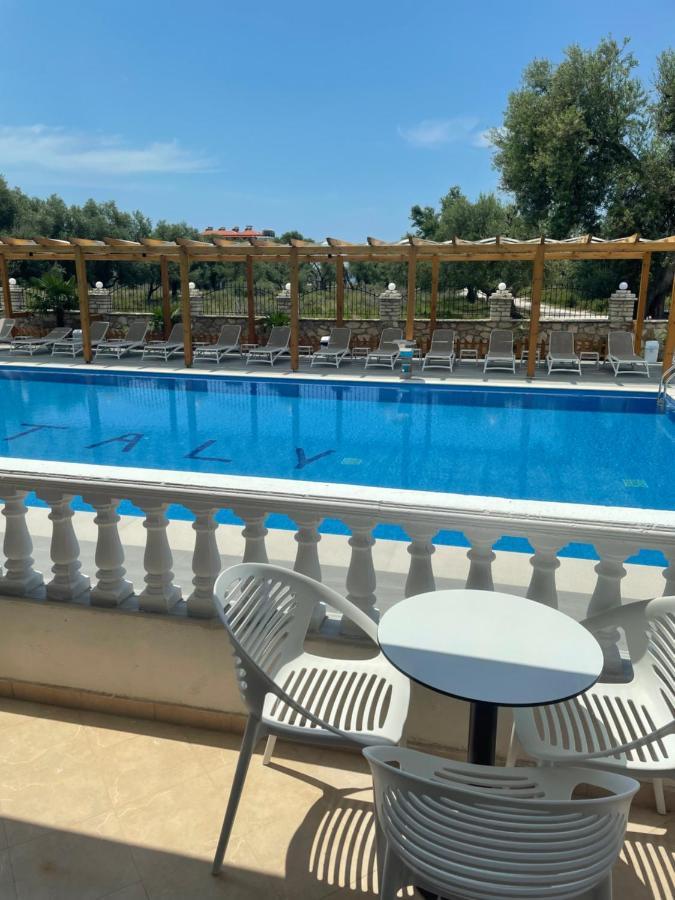 Hotel Riviera Борш Екстер'єр фото